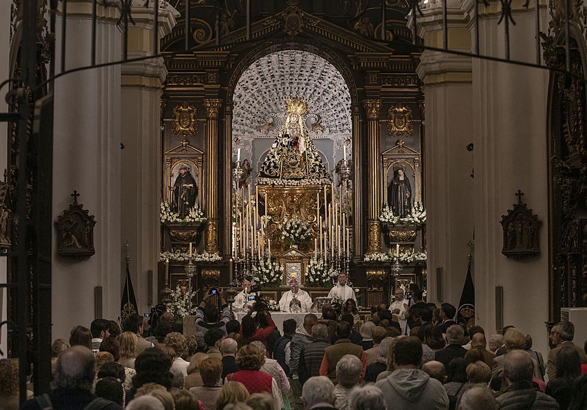 Veneración a la Virgen de los Dolores