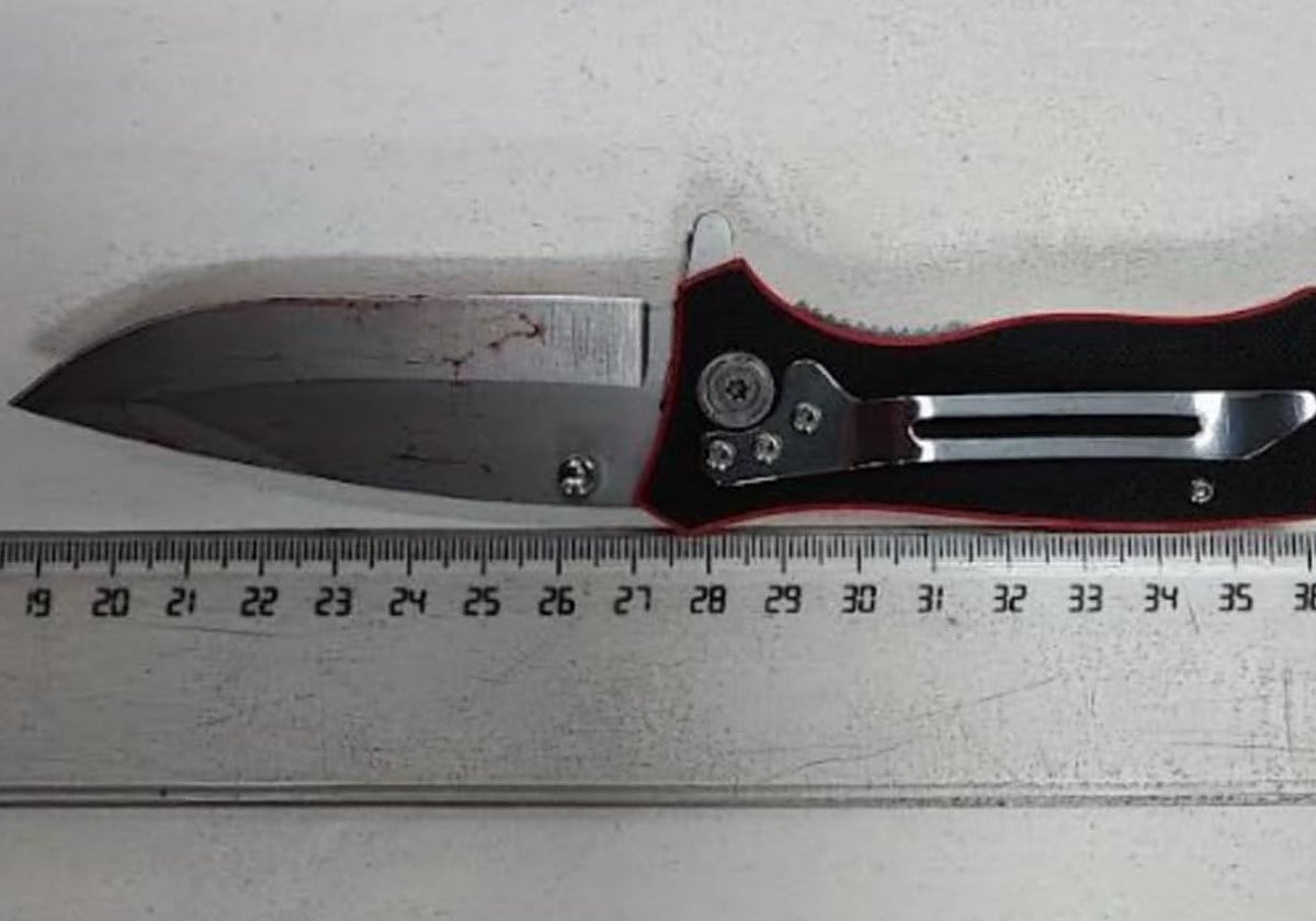 Dos policías salvan la vida a un hombre apuñalado en la calle en Valladolid a plena luz del día