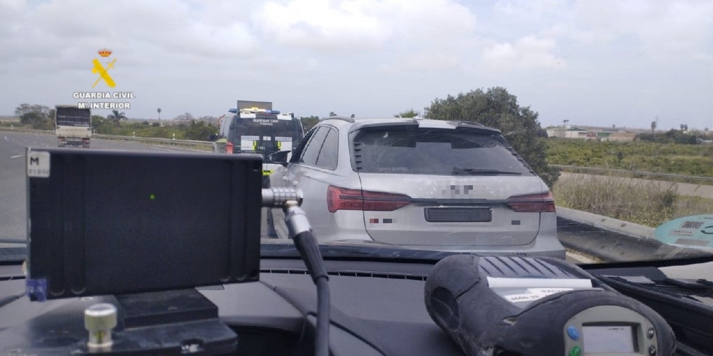 Cazan a un conductor ebrio a 144 kilómetros por hora en una zona de 60 ...