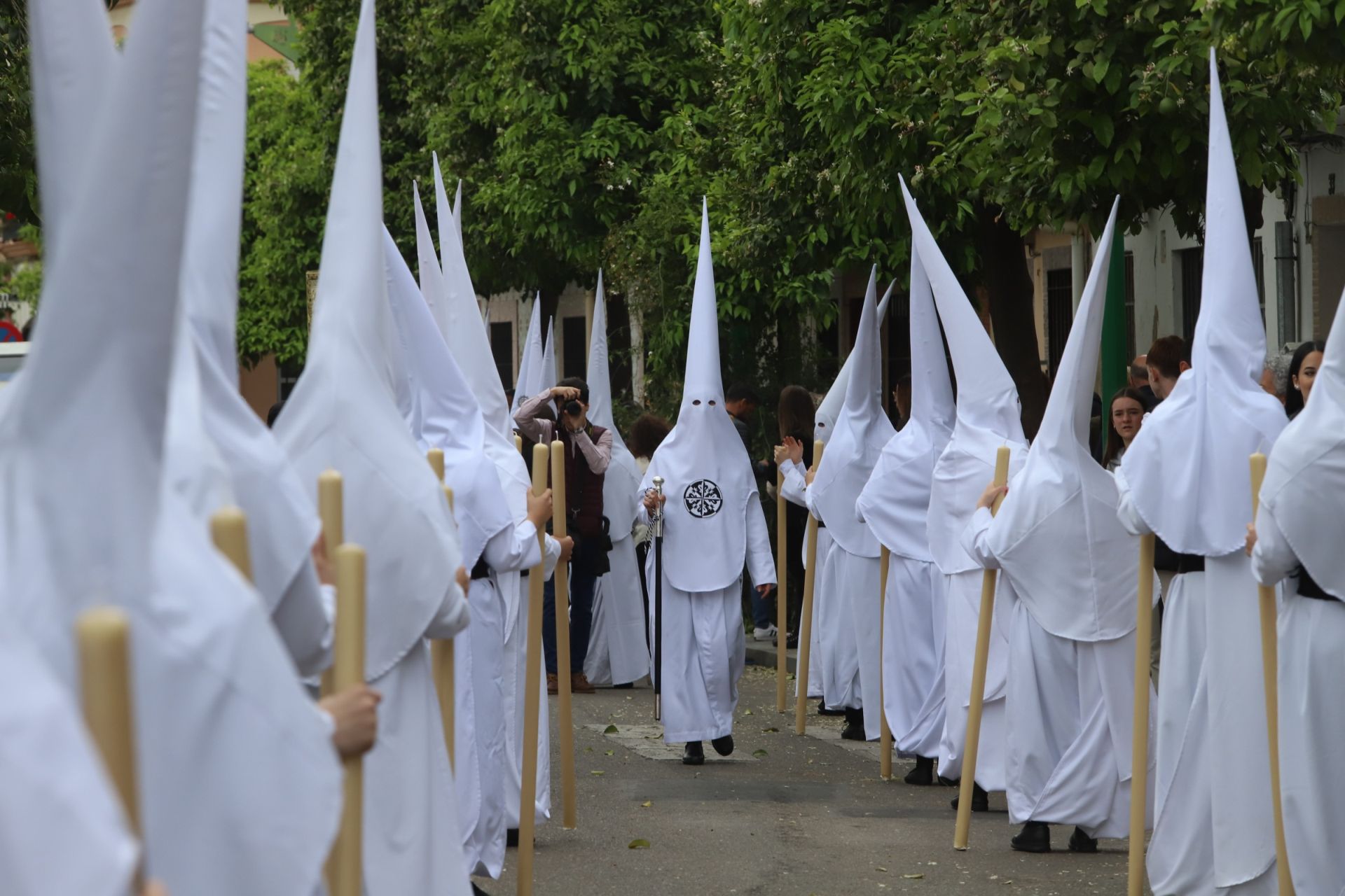 La pletórica salida de la cofradía de la Presentación de Córdoba, en imágenes