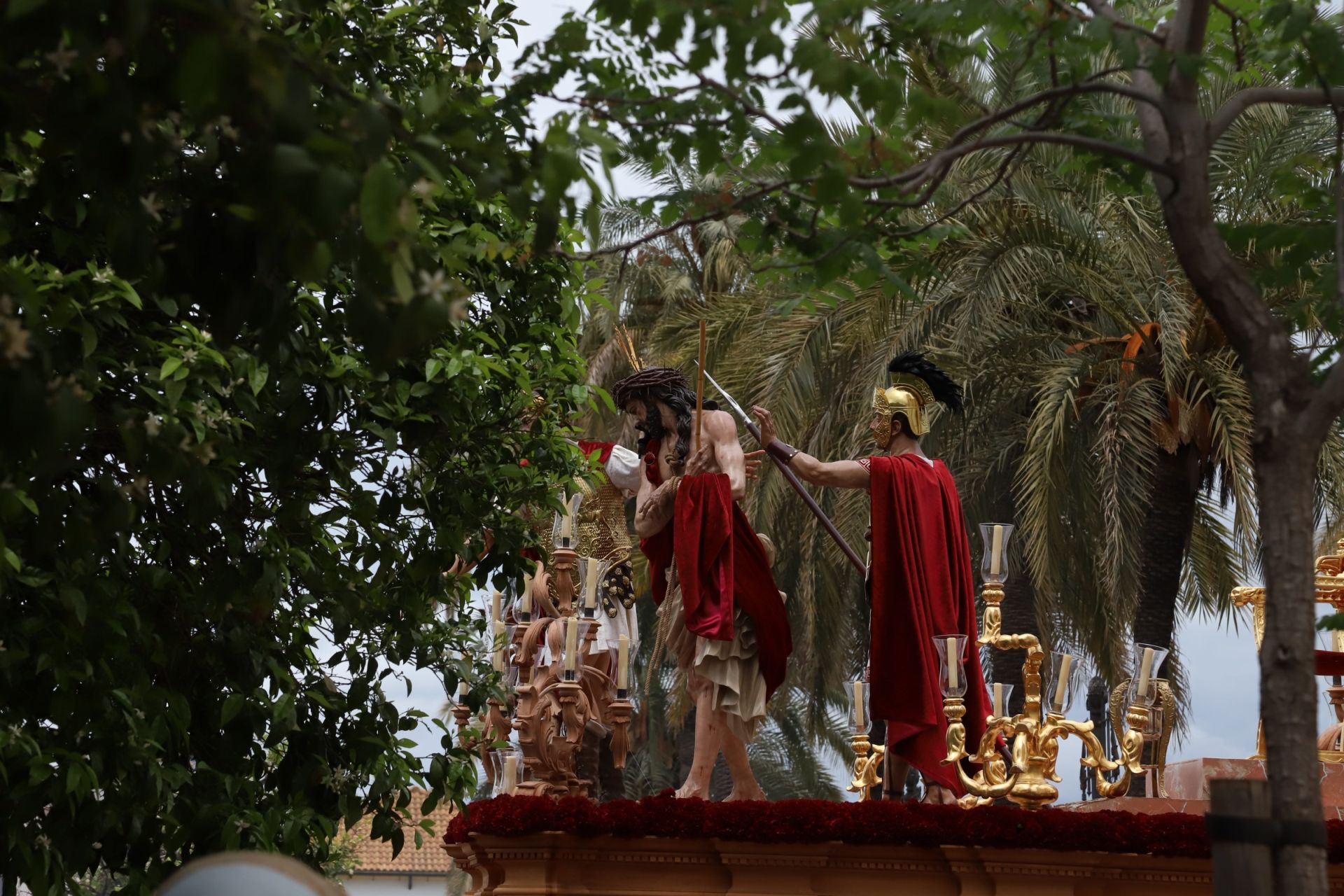 La pletórica salida de la cofradía de la Presentación de Córdoba, en imágenes