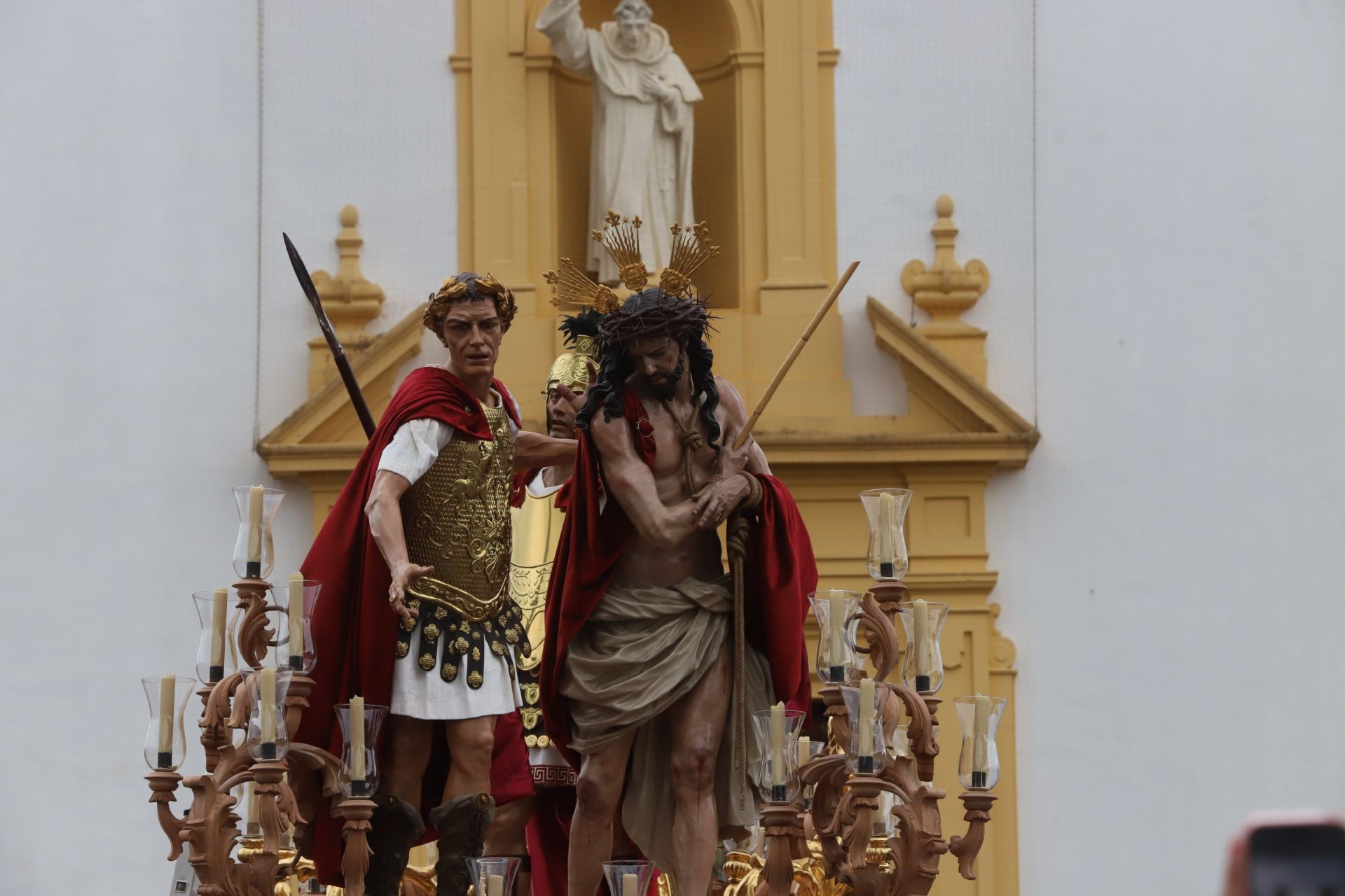 La pletórica salida de la cofradía de la Presentación de Córdoba, en imágenes