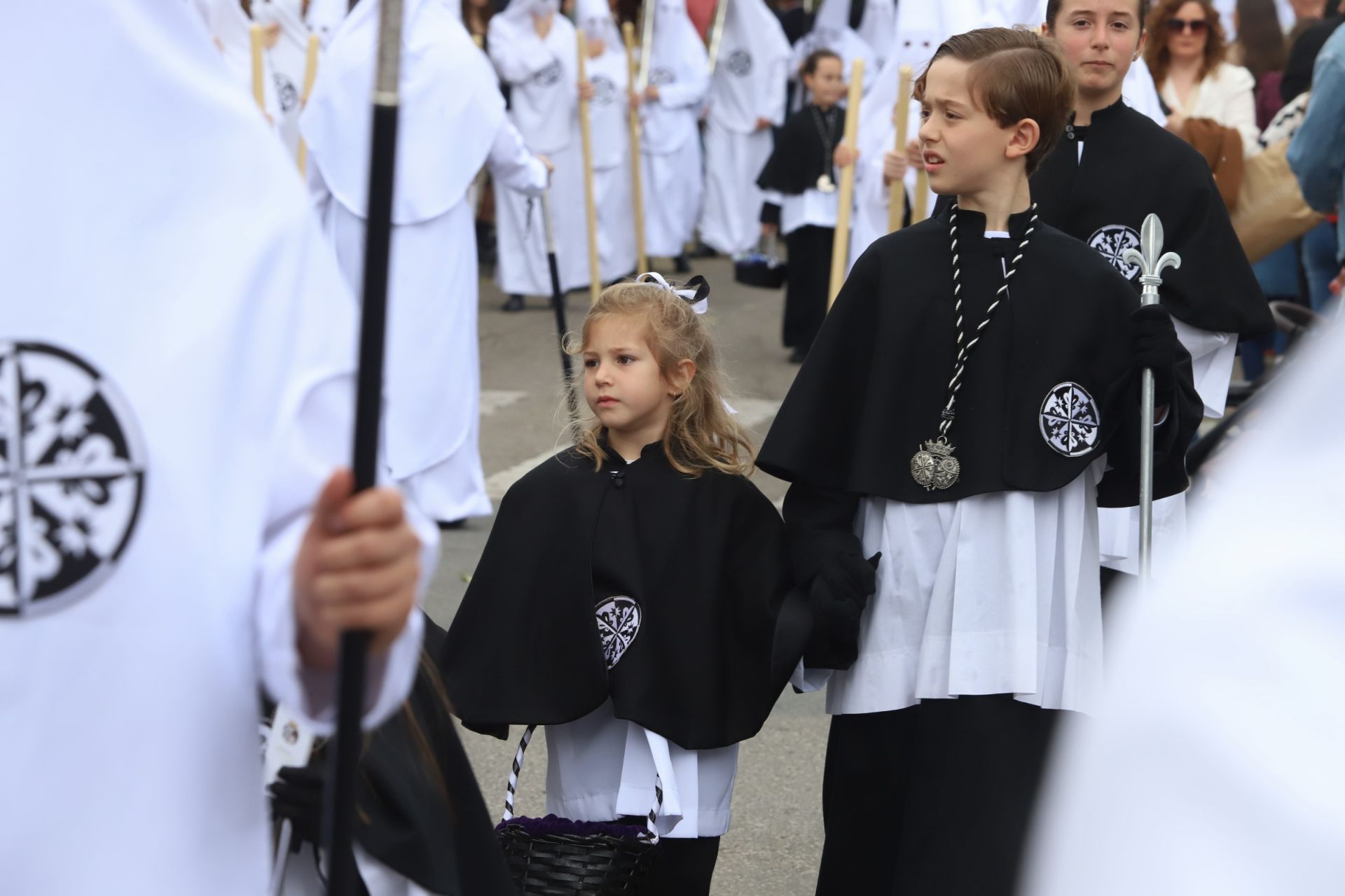 La pletórica salida de la cofradía de la Presentación de Córdoba, en imágenes
