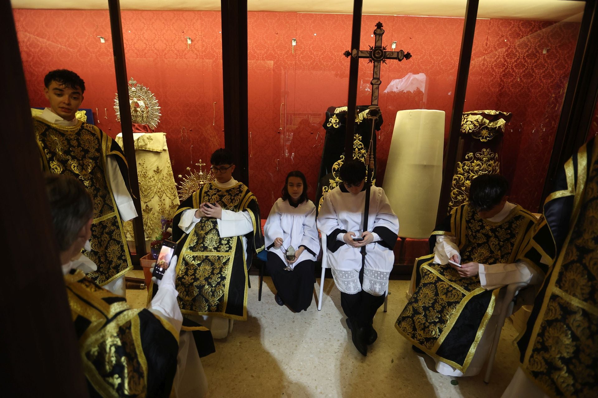 La íntima procesión del Traslado al Sepulcro de Córdoba, en imágenes