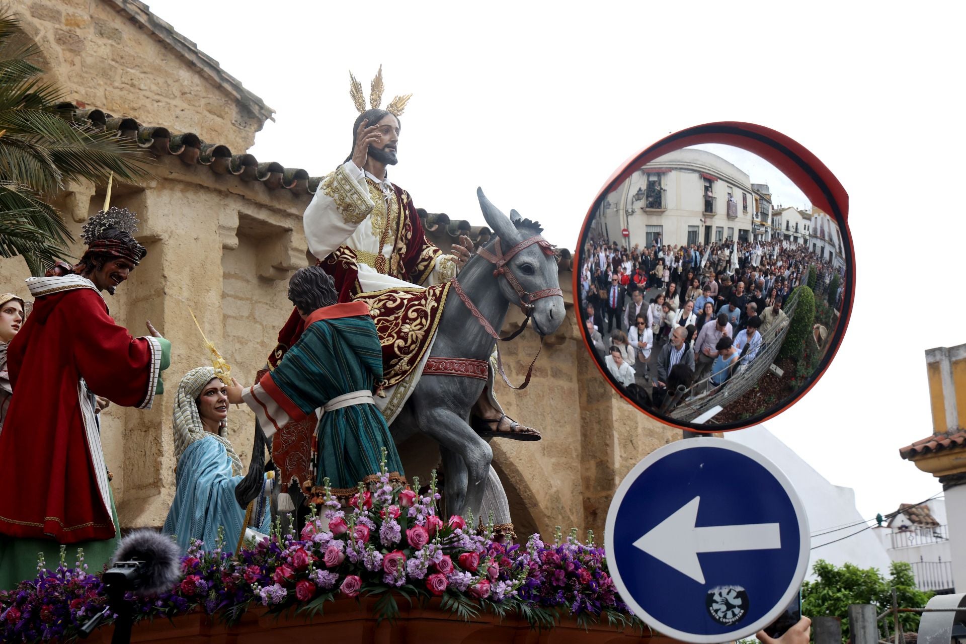 La ilusionante salida de la Borrquita el Domingo de Ramos en Córdoba, en imágenes