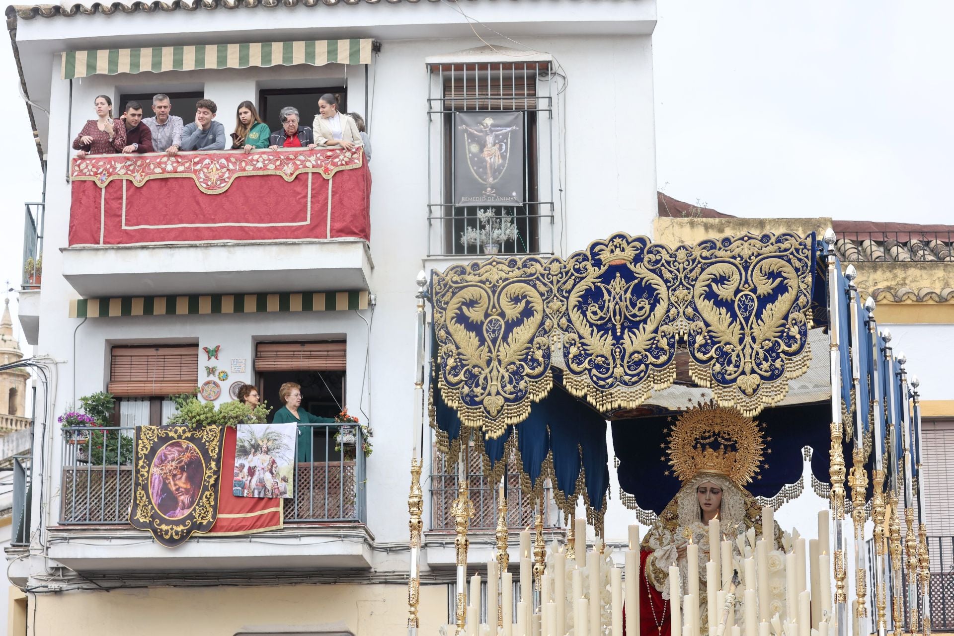 La ilusionante salida de la Borrquita el Domingo de Ramos en Córdoba, en imágenes