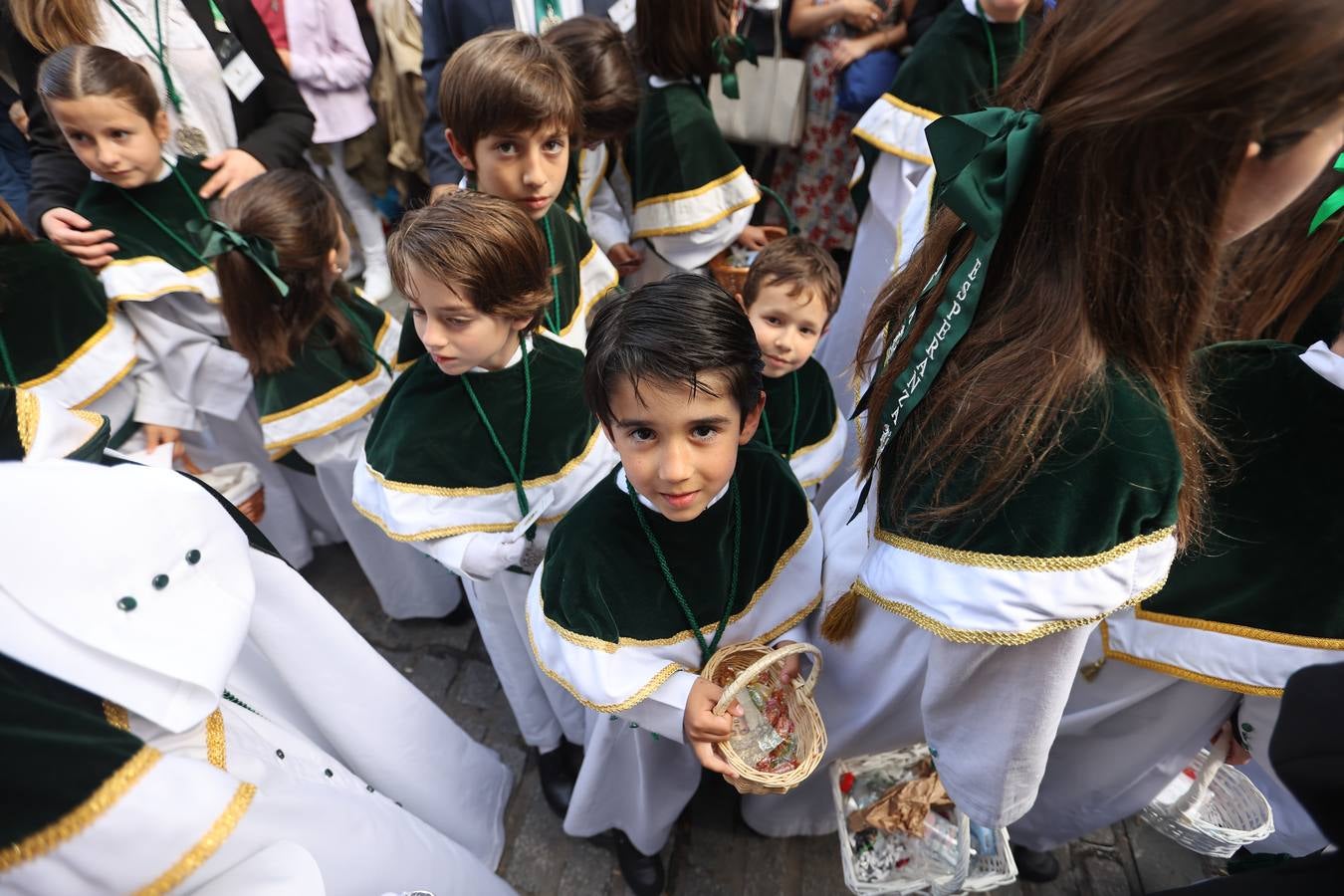 La emotiva procesión de la Esperanza de Córdoba, en imágenes