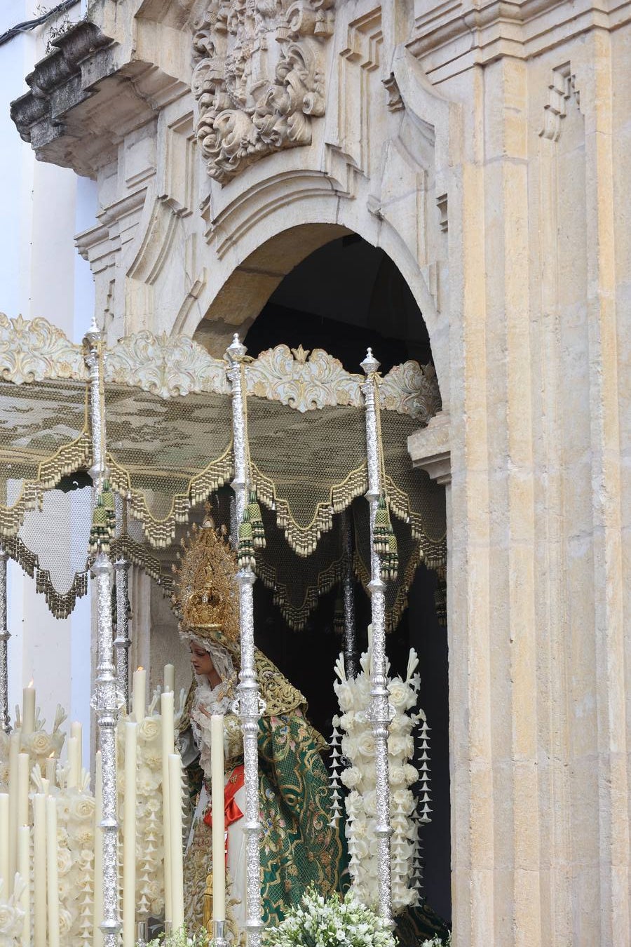 La emotiva procesión de la Esperanza de Córdoba, en imágenes