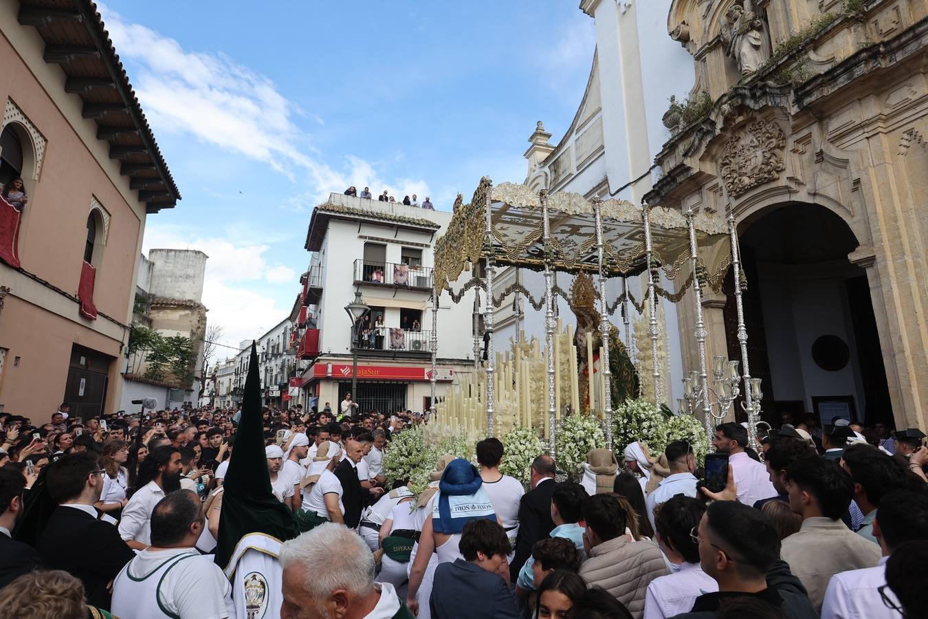 La emotiva procesión de la Esperanza de Córdoba, en imágenes