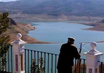 El Seprona impone quince denuncias en el pantano de Iznájar por incumplir la norma de pesca