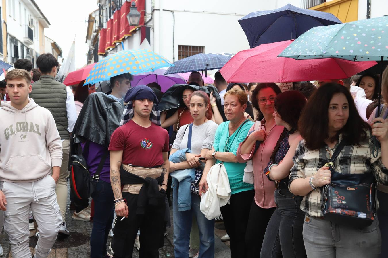 El sentido cortejo de las Penas de Santiago de Córdoba, en imágenes