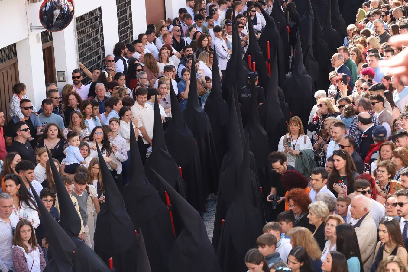 El sentido cortejo de las Penas de Santiago de Córdoba, en imágenes