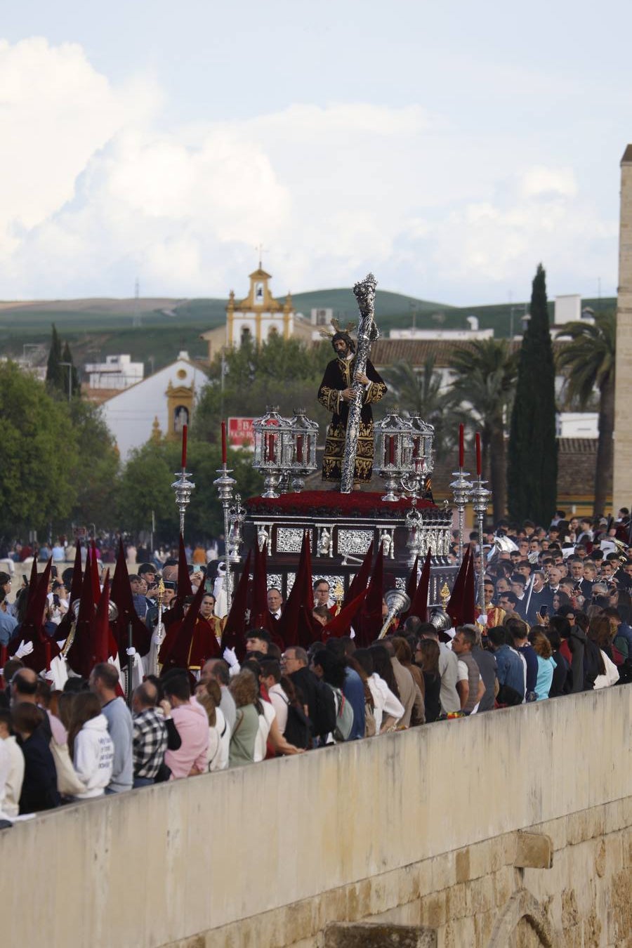 La clásica estación de penitencia de Vera-Cruz, en imágenes