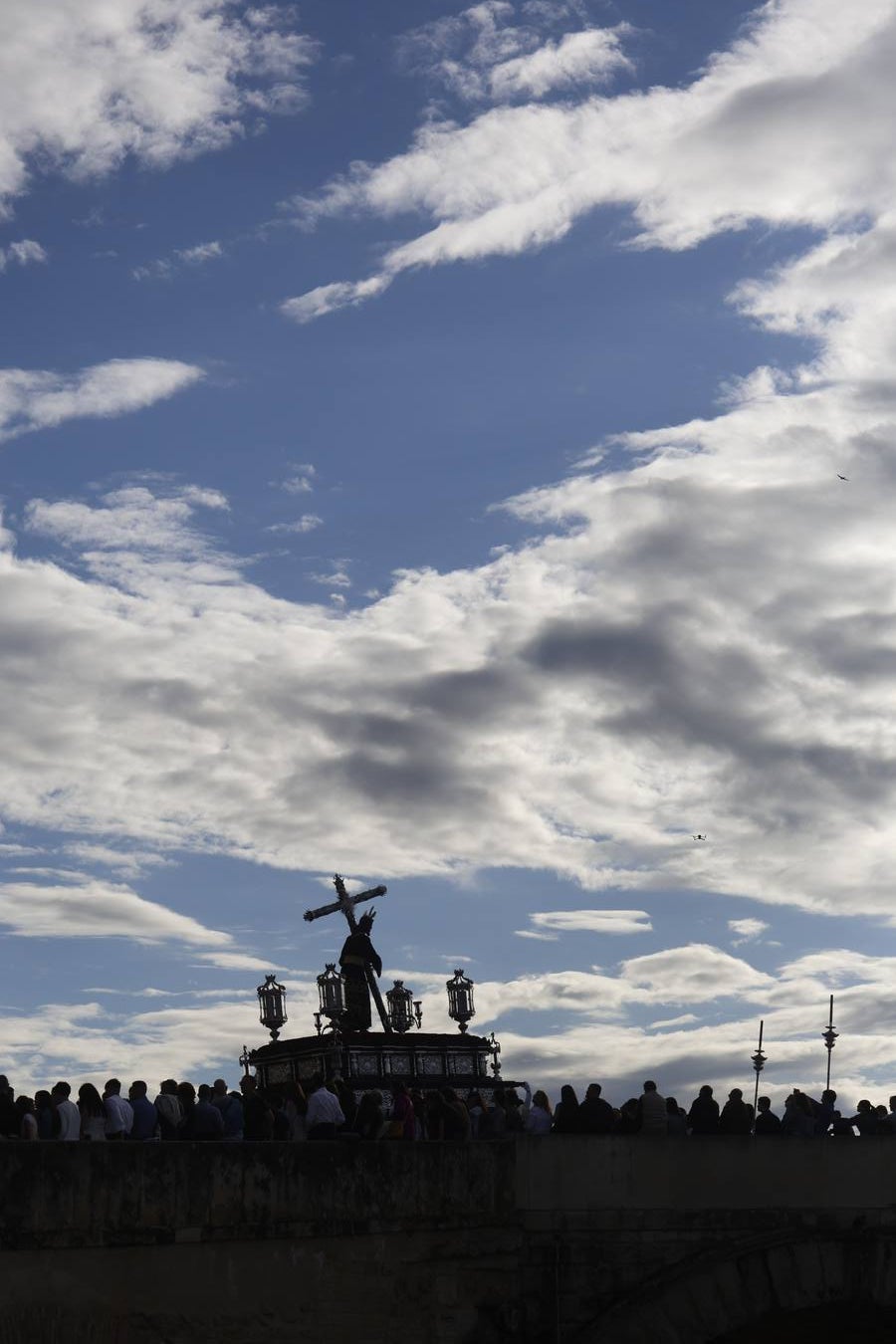 La clásica estación de penitencia de Vera-Cruz, en imágenes