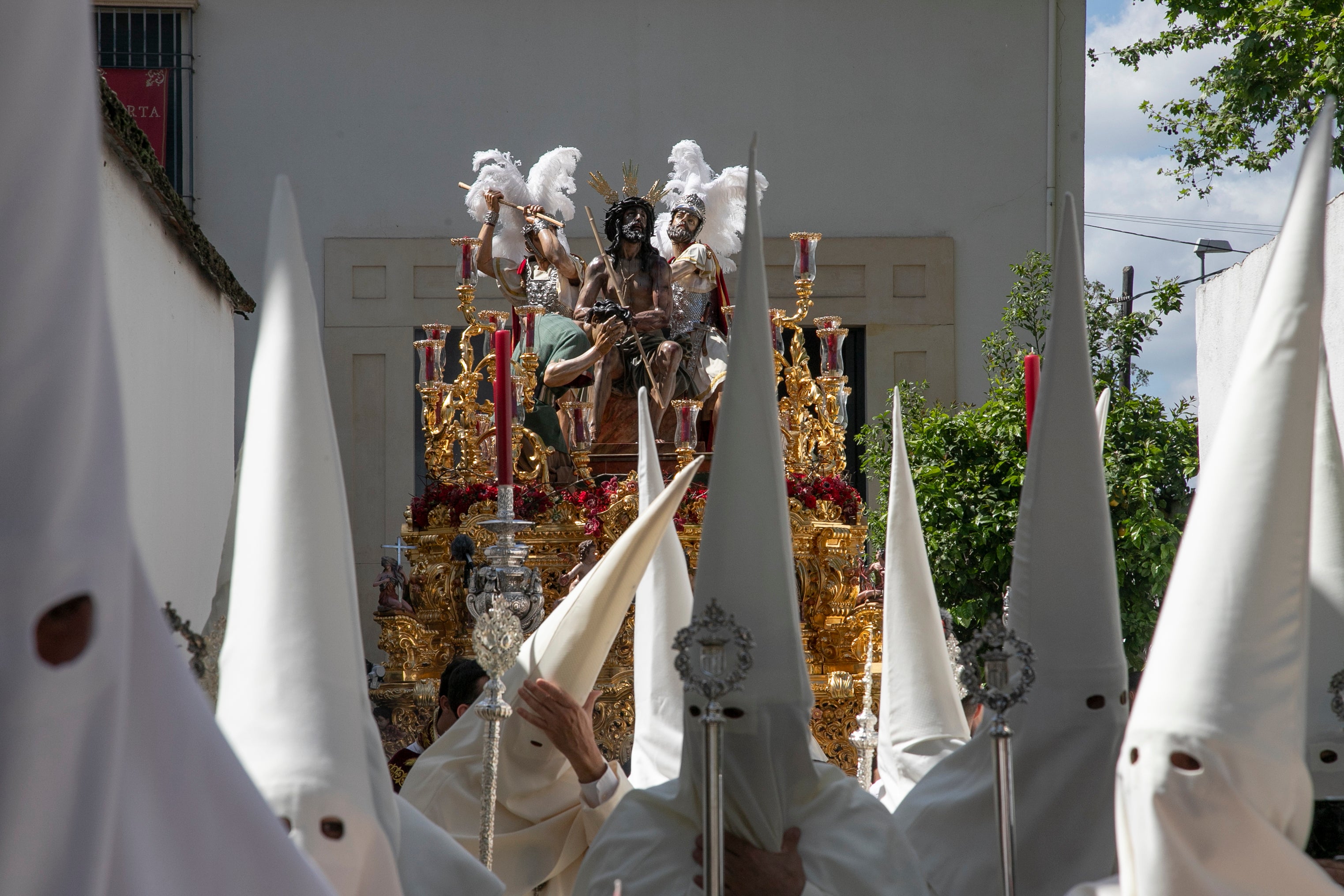 El ímpetu de la Merced transita por el Lunes Santo de Córdoba, en imágenes