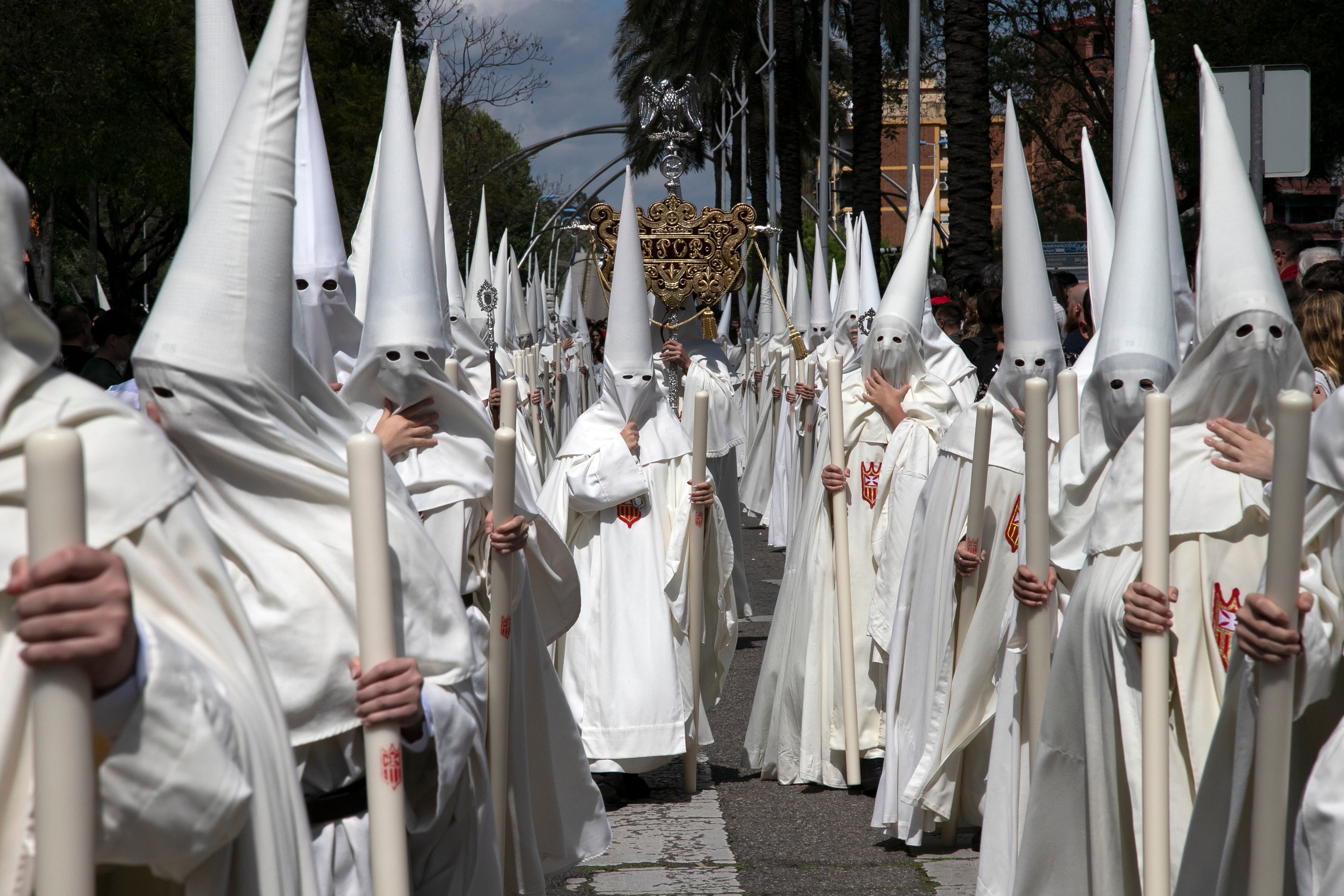 El ímpetu de la Merced transita por el Lunes Santo de Córdoba, en imágenes
