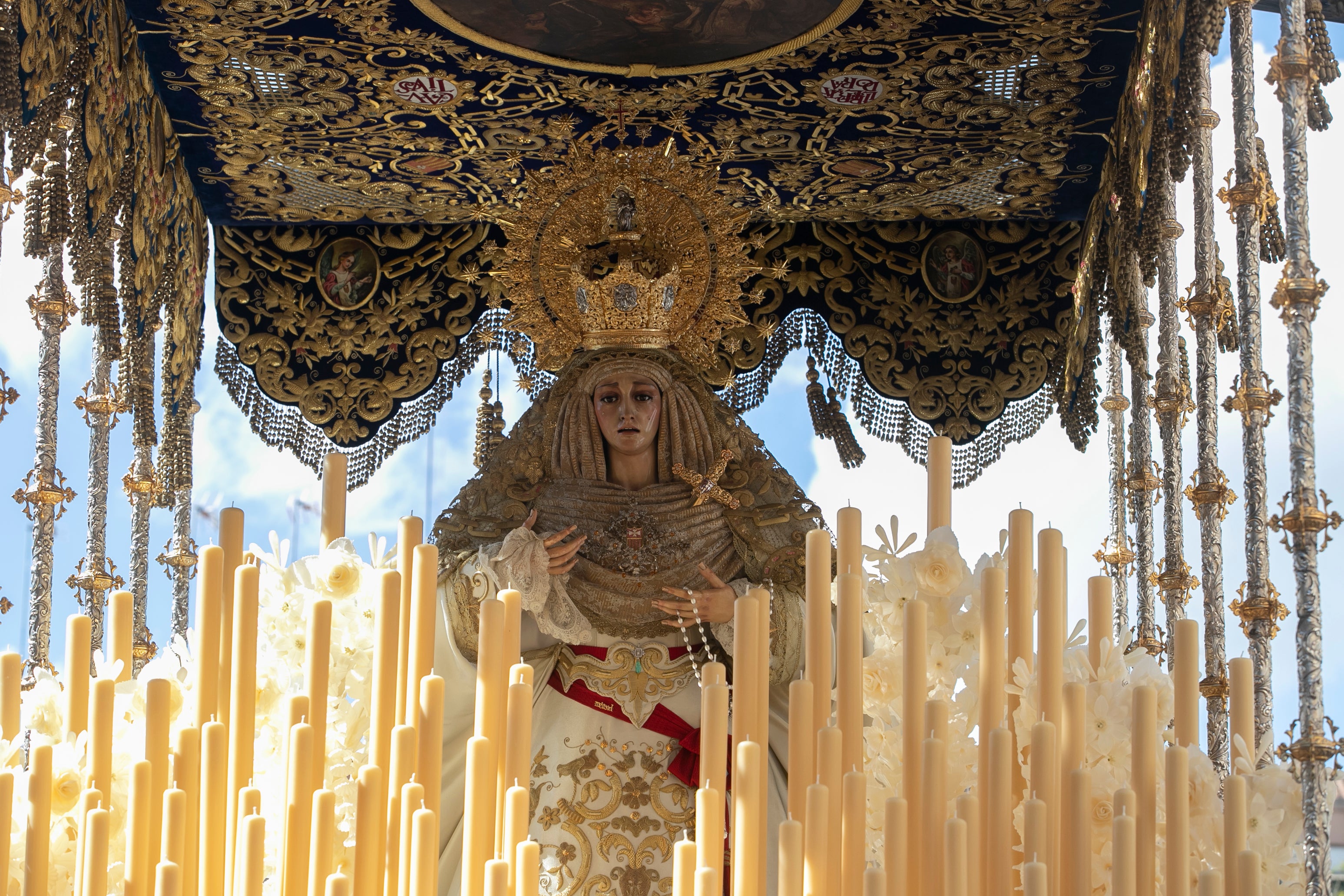 El ímpetu de la Merced transita por el Lunes Santo de Córdoba, en imágenes