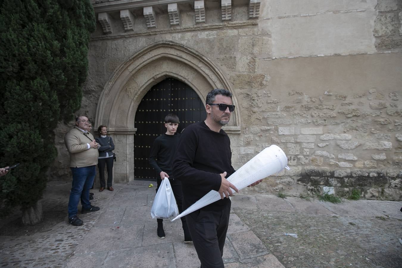 La decepción de la hermandad de Ánimas, en imágenes