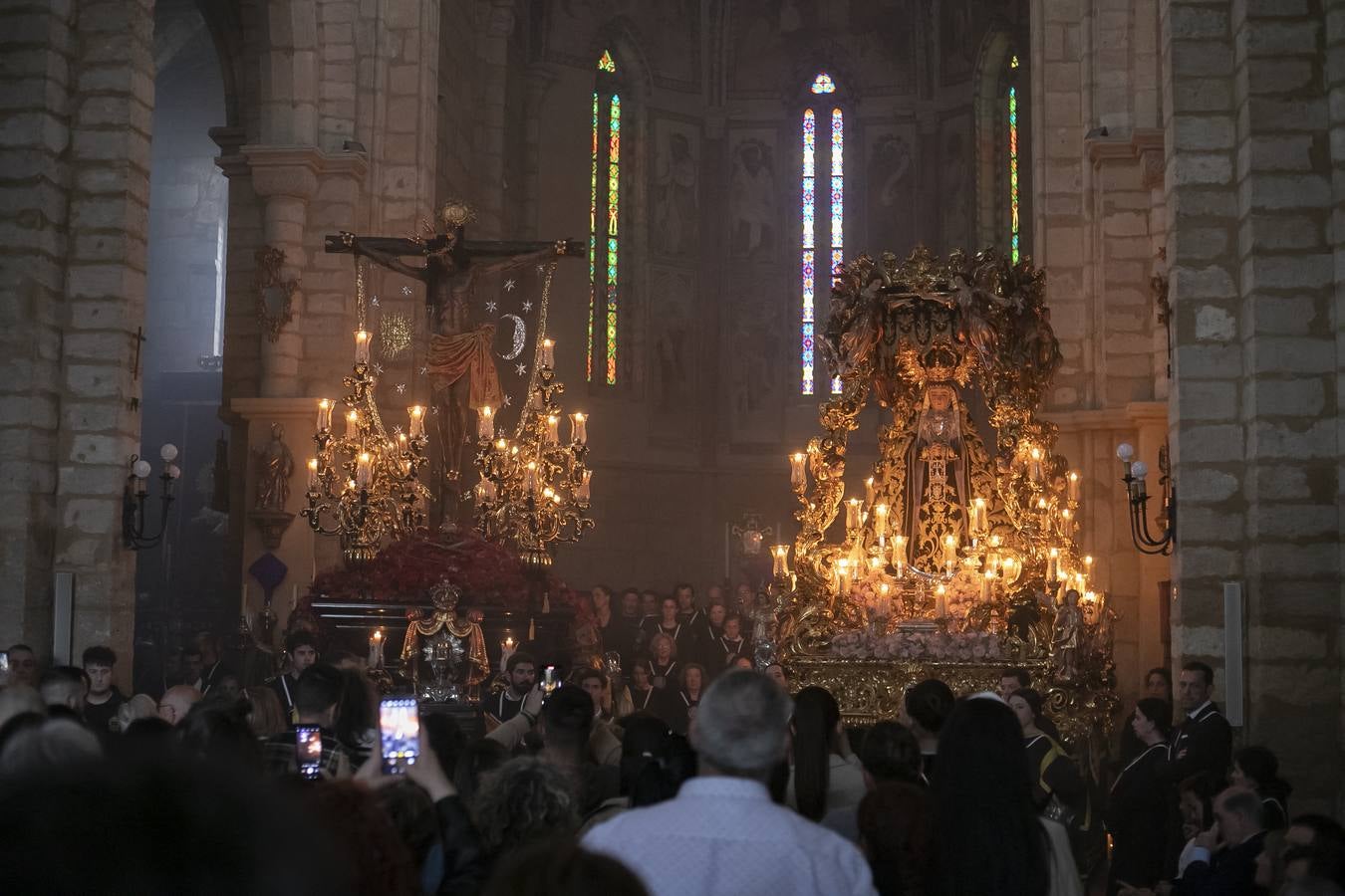 La decepción de la hermandad de Ánimas, en imágenes