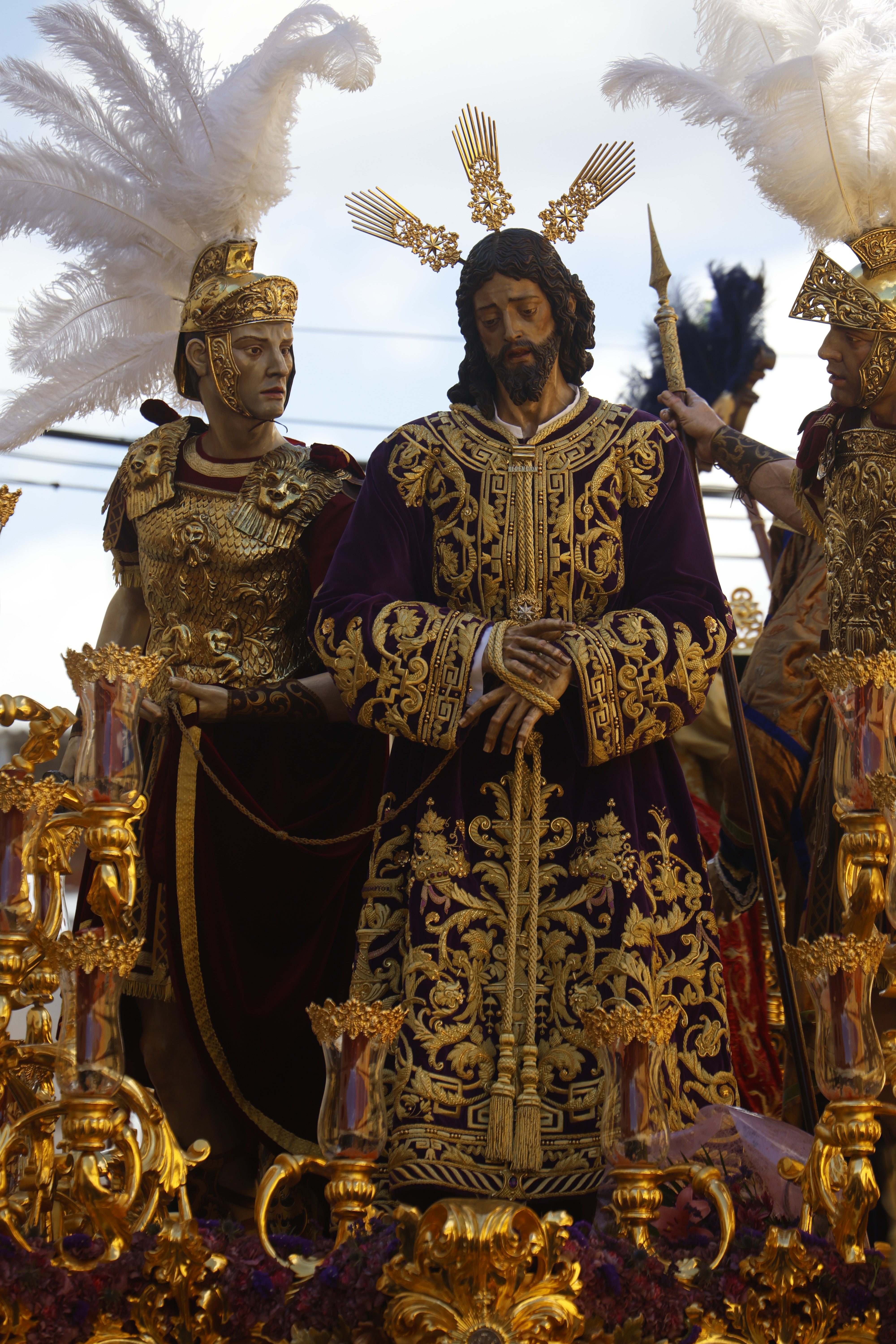 El emocionante paso de la hermandad de la Estrella por el Lunes Santo de Córdoba, en imágenes