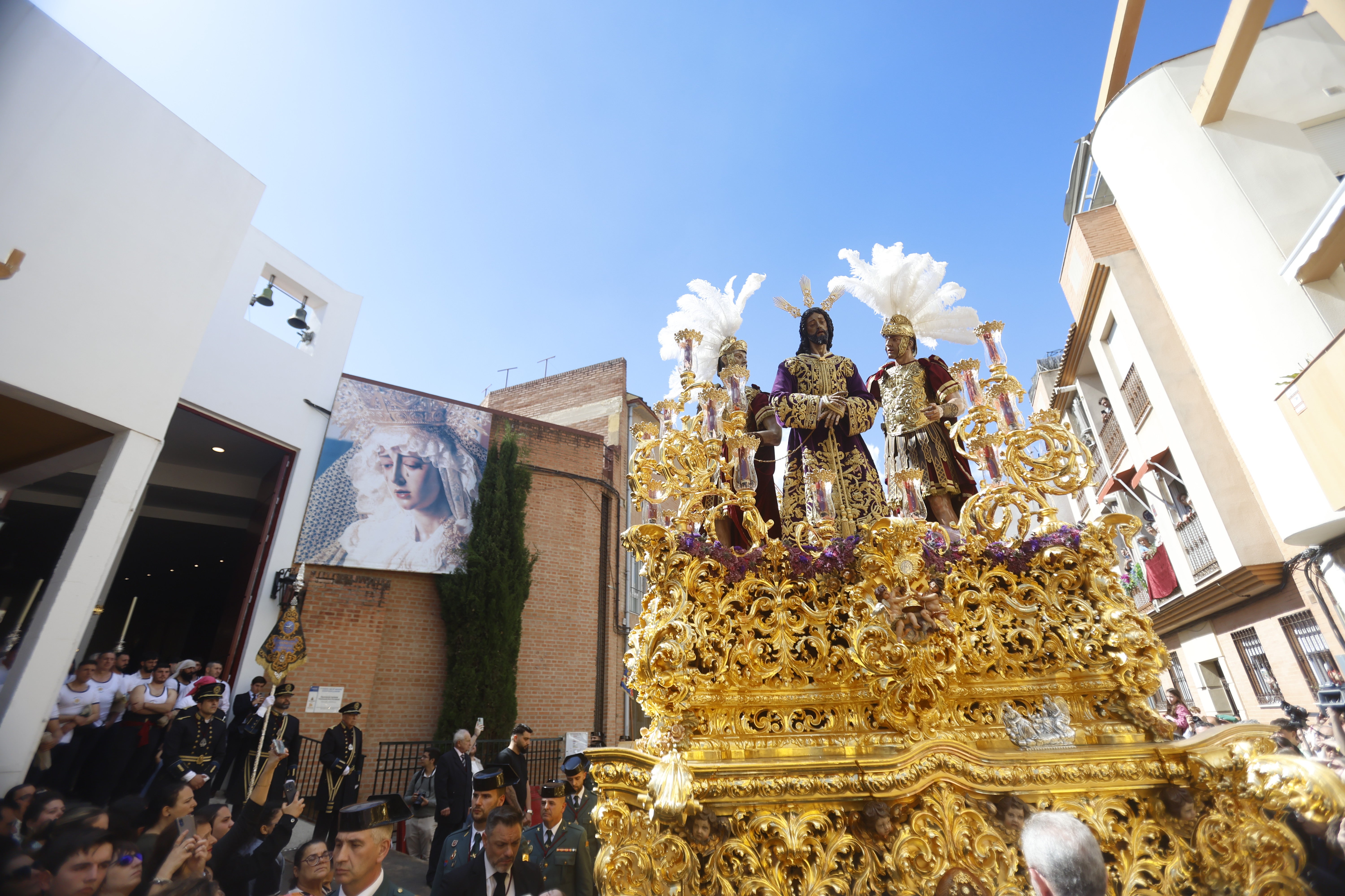El emocionante paso de la hermandad de la Estrella por el Lunes Santo de Córdoba, en imágenes