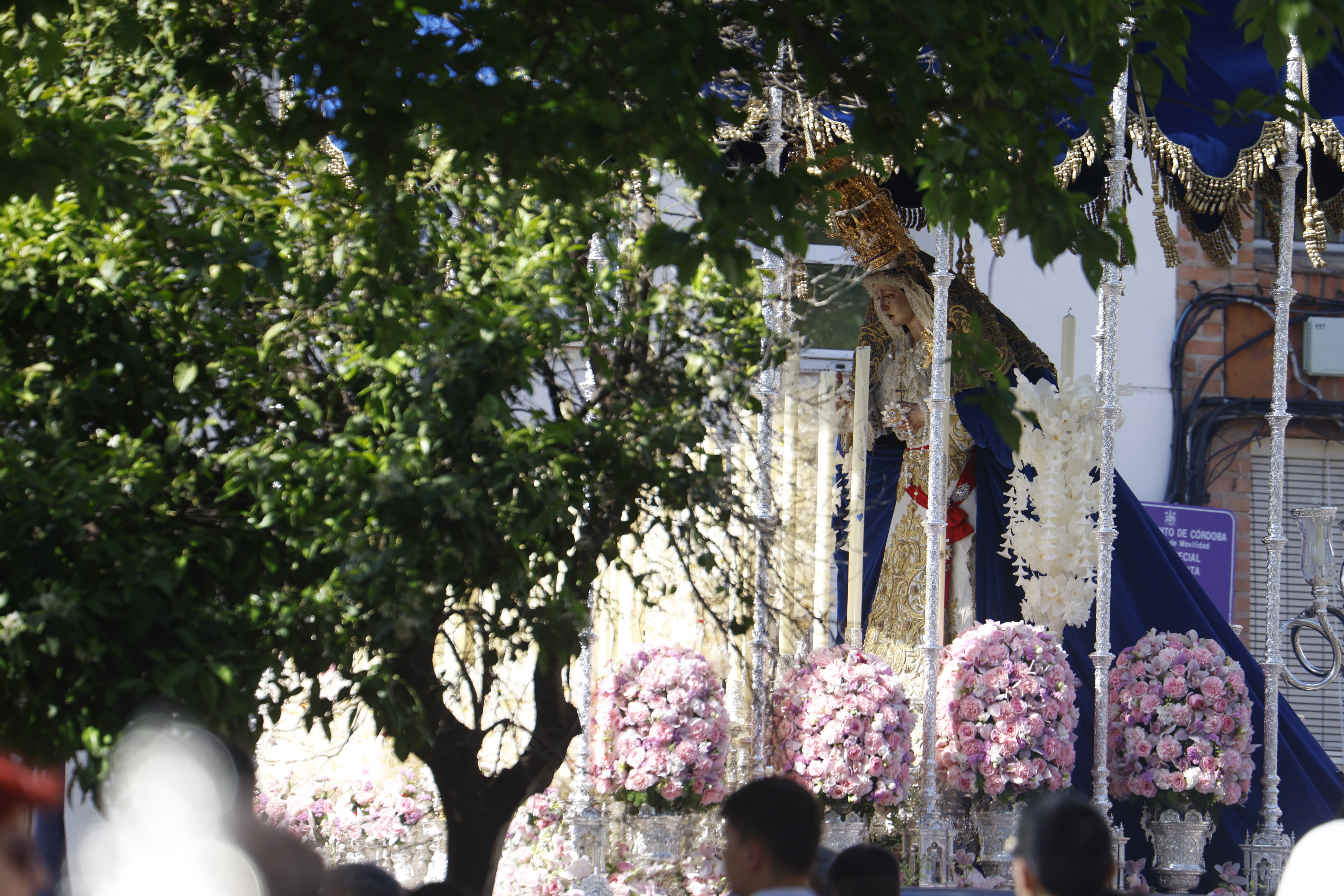El emocionante paso de la hermandad de la Estrella por el Lunes Santo de Córdoba, en imágenes