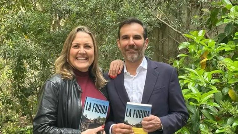 Mayka Navarro y Paco Marco durante la presentación de su libro 'La fugida'