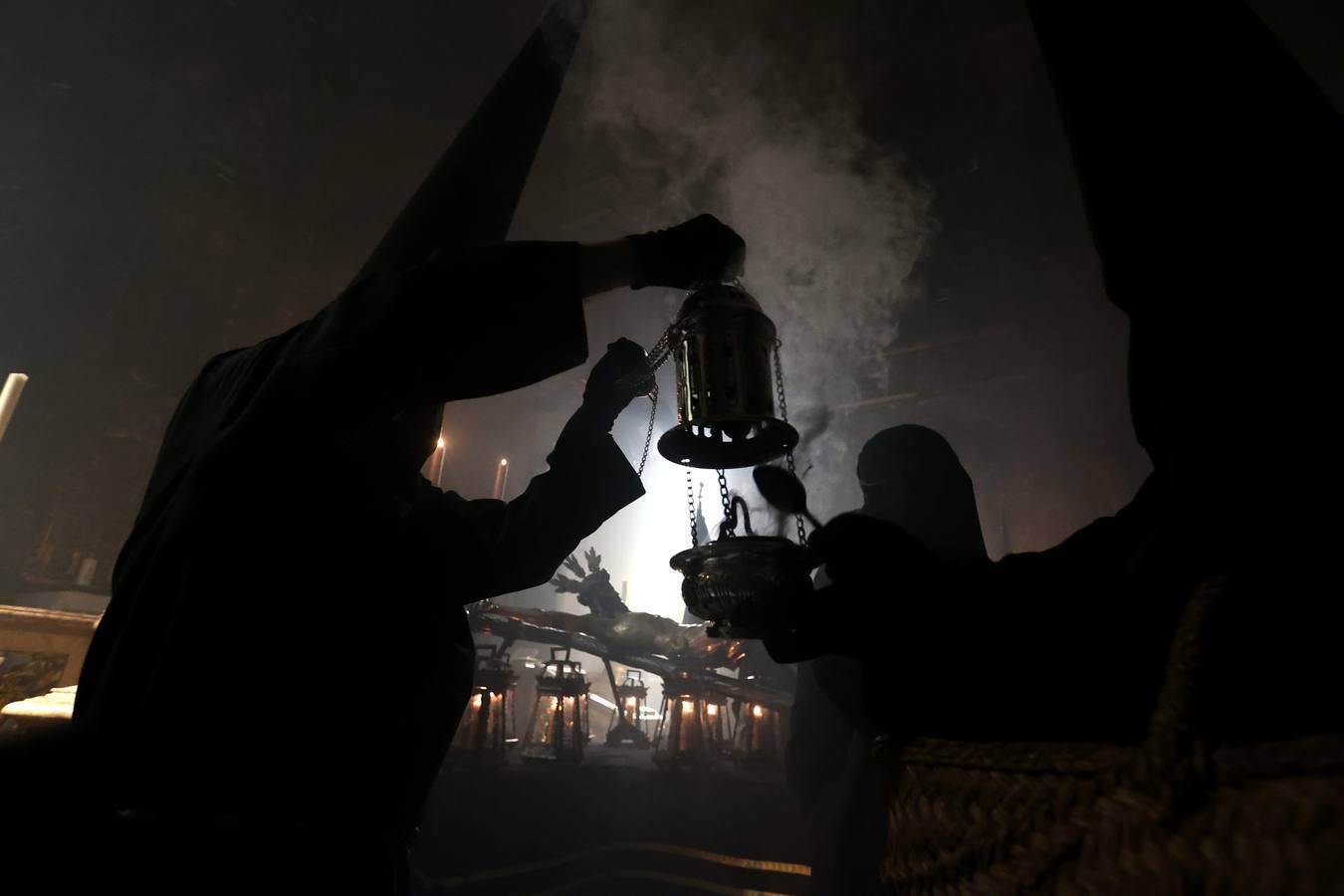 La severidad del Vía Crucis en la Trinidad, en imágenes