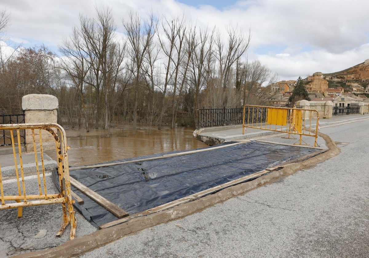 Estado en el que se encuentra el puente de San esteban de Gormaz, afectado por las lluvias tras su derrumbe