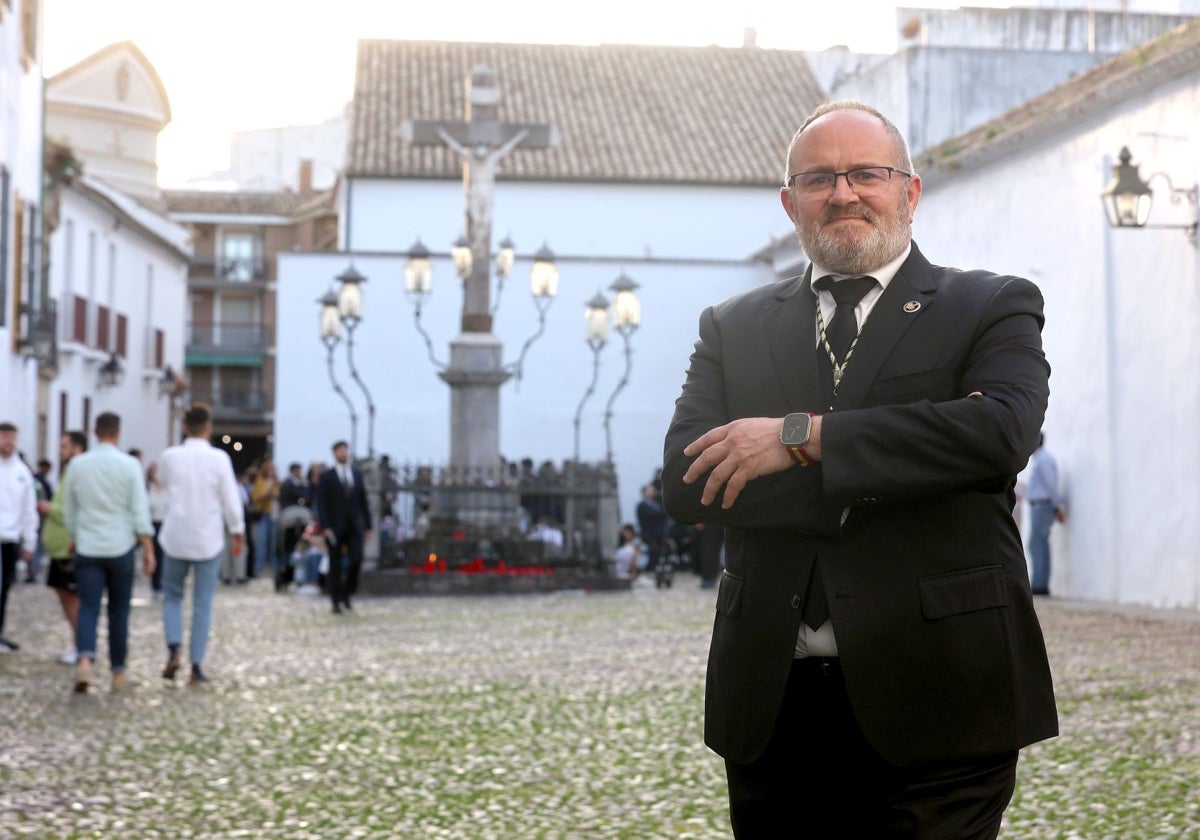 El hermano mayor de la Paz, en la plaza de Capuchinos