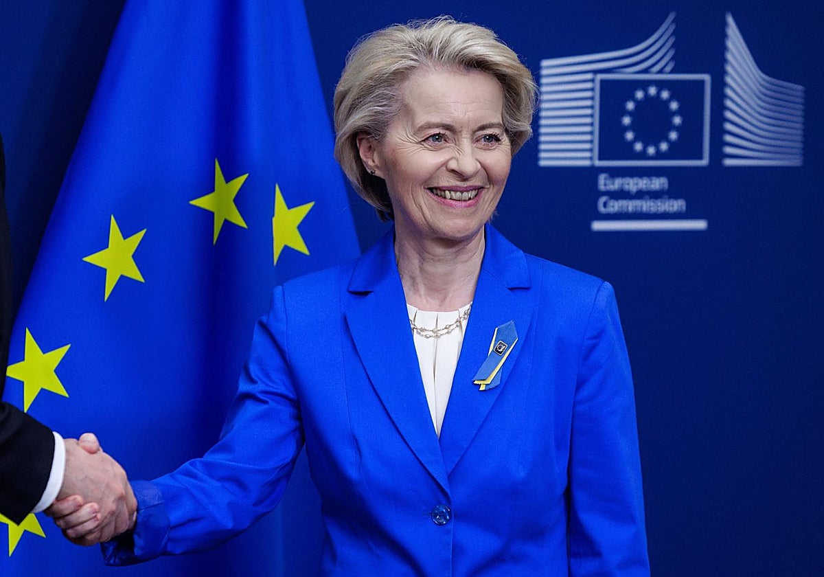 Von der Leyen advierte de que la regularización de inmigrantes debe hacerse sin poner en riesgo la seguridad comunitaria