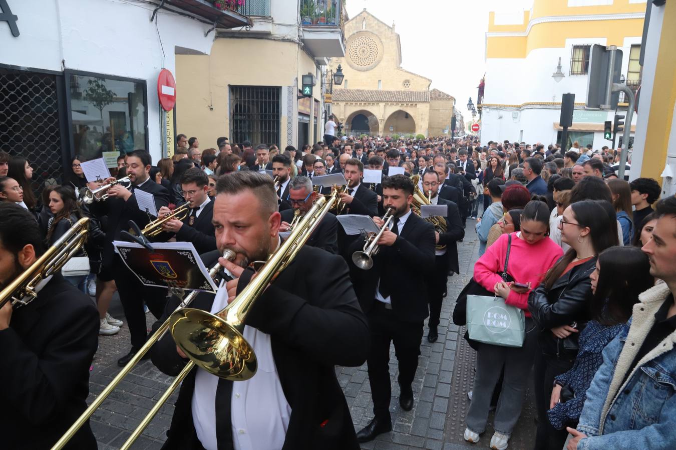 La hermandad del Calvario en el Miércoles Santo de Córdoba, en imágenes