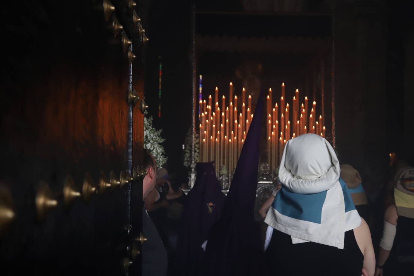 La hermandad del Calvario en el Miércoles Santo de Córdoba, en imágenes