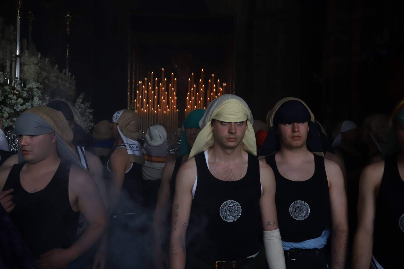 La hermandad del Calvario en el Miércoles Santo de Córdoba, en imágenes