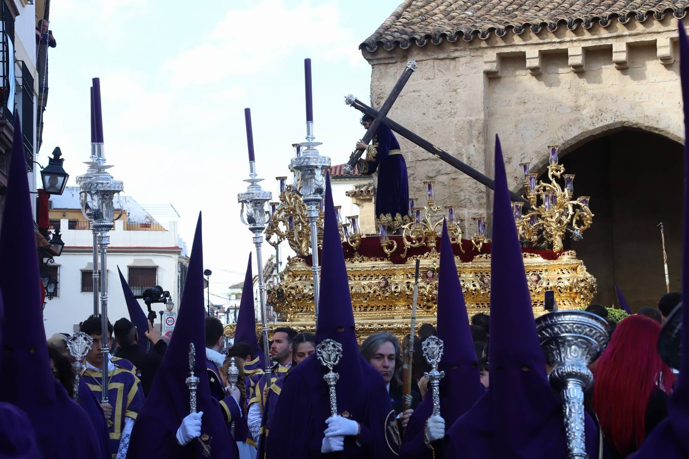 La hermandad del Calvario en el Miércoles Santo de Córdoba, en imágenes