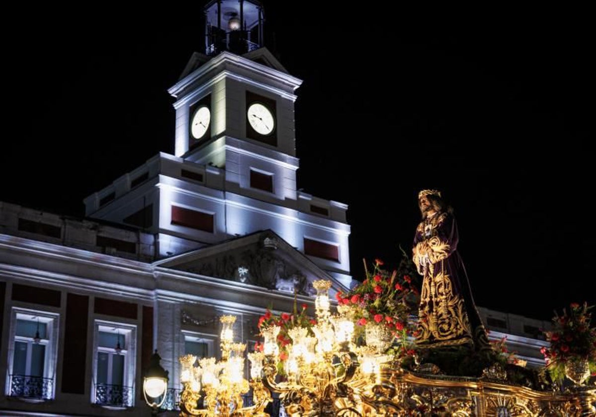 Procesión de Medinaceli a su paso por Sol en 2024