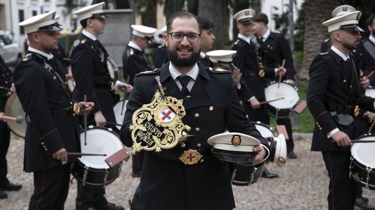 Alberto Fernández, junto a otros músicos de la banda