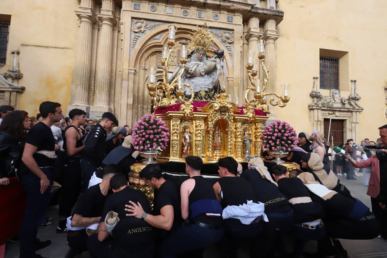 Las imágenes de la procesión de Las Angustias del Jueves Santo de Córdoba