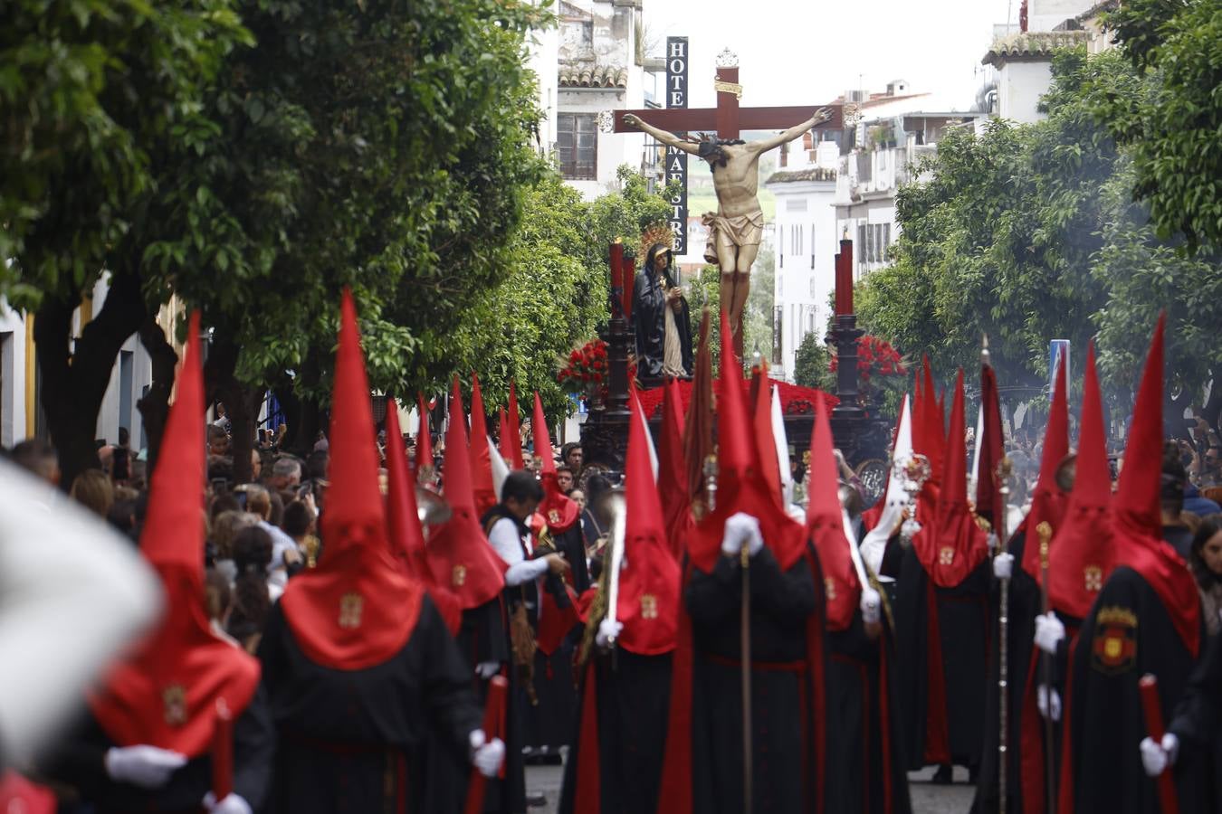 Las imágenes de la hermandad de la Caridad en el Jueves Santo de Córdoba