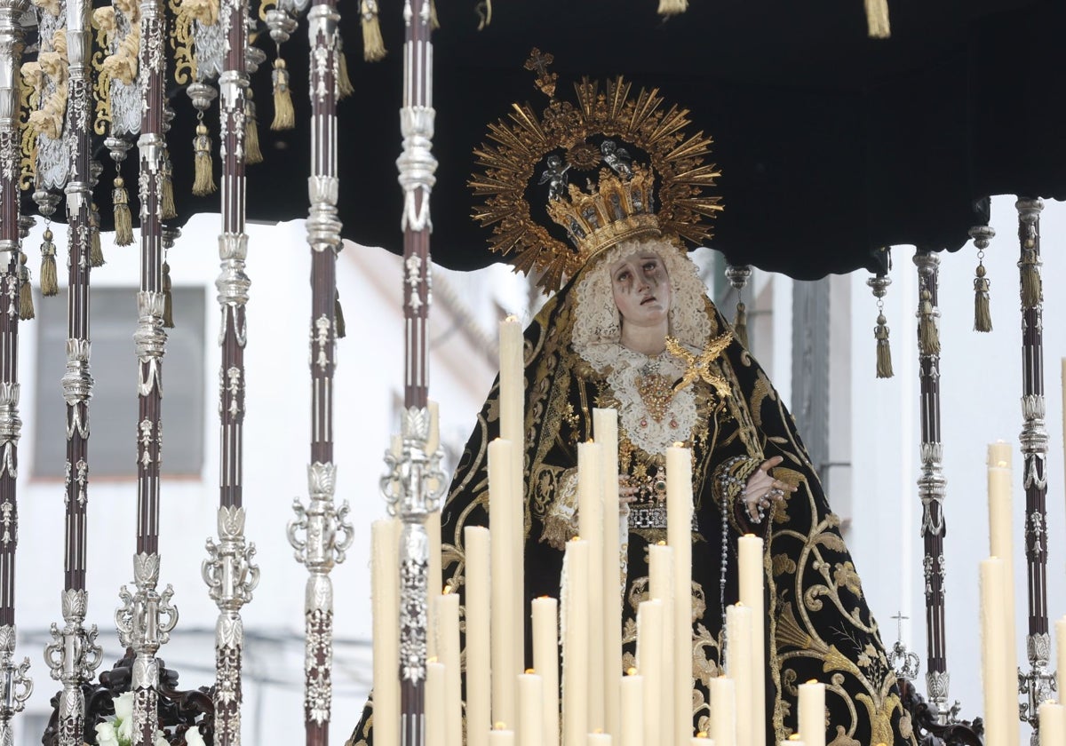 María Santísima Nazarena, bajo su palio, este Jueves Santo pleno