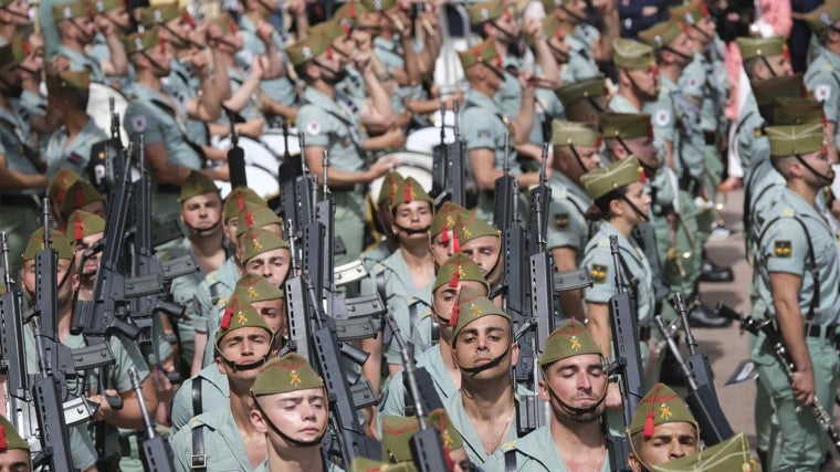 The troop forming to receive his Christ