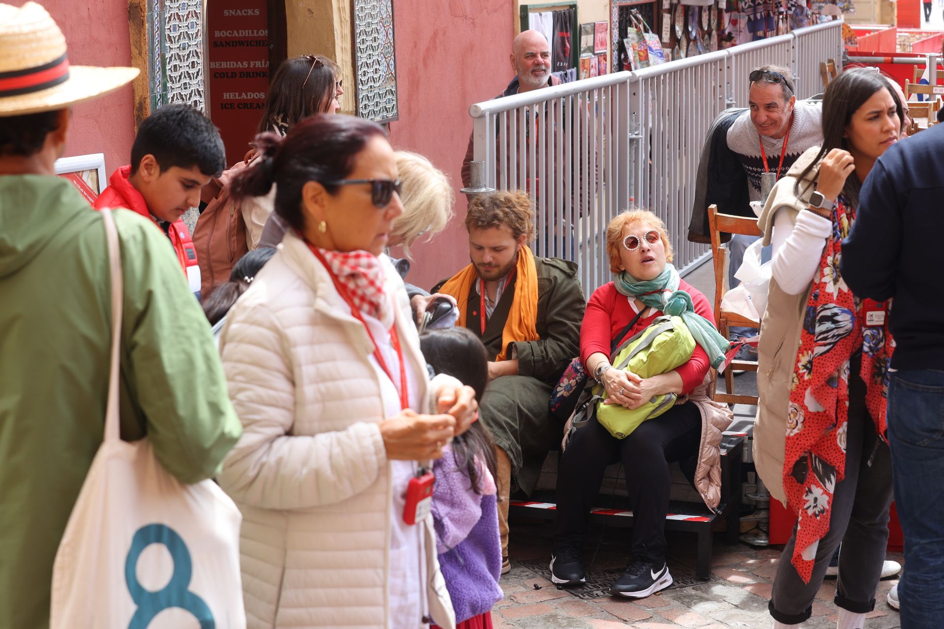 El ambiente del turismo este Jueves Santo en Córdoba, en imágenes