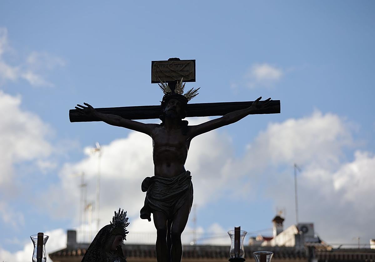 Las imágenes de la procesión de la Expiración del Viernes Santo de Córdoba