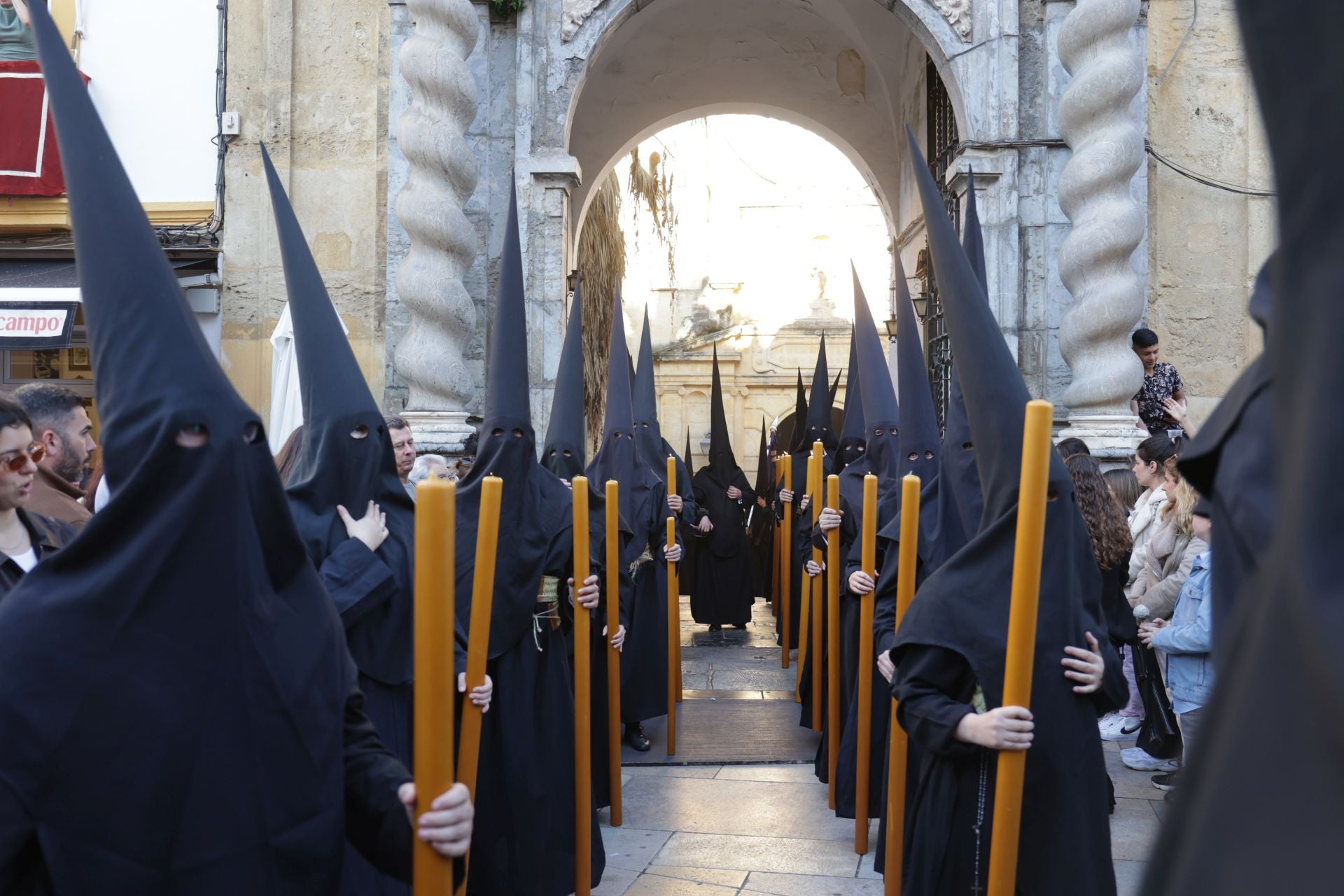 Las imágenes de la procesión de la Expiración del Viernes Santo de Córdoba