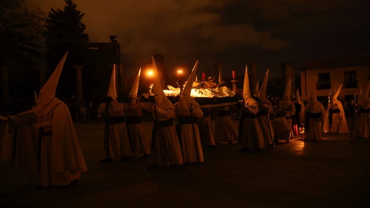 El cielo da una tregua para vivir con fervor el Jueves Santo