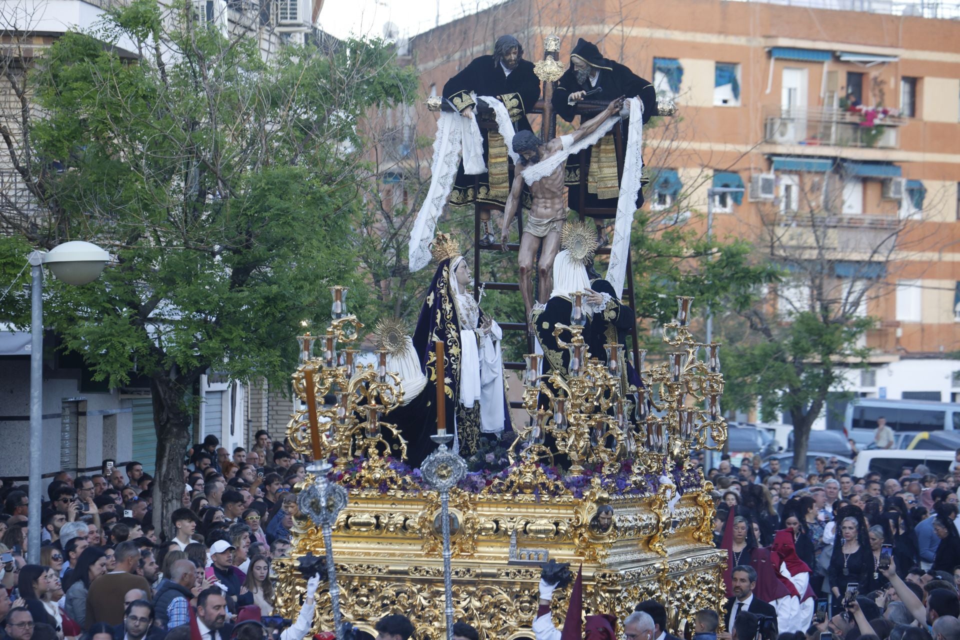 Las imágenes de la procesión del Descendimiento del Viernes Santo de Córdoba