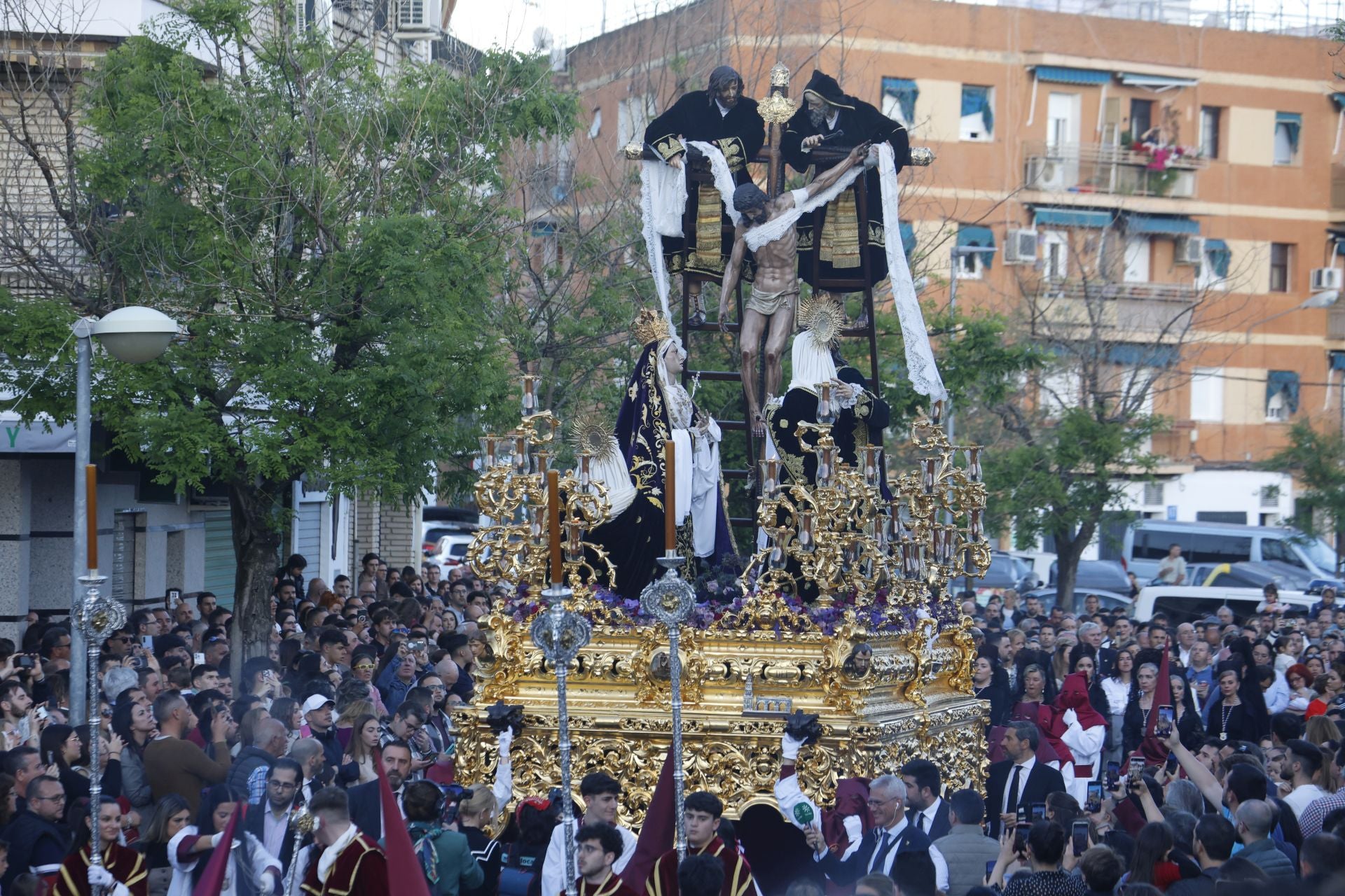 Las imágenes de la procesión del Descendimiento del Viernes Santo de Córdoba