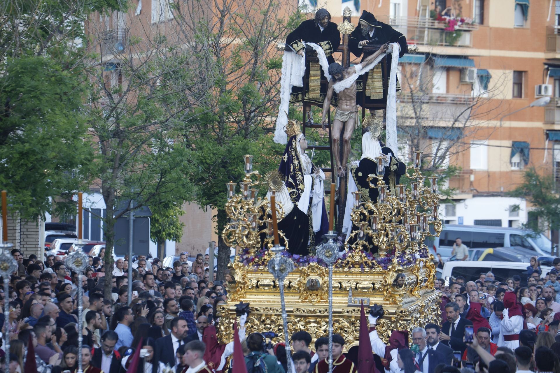 Las imágenes de la procesión del Descendimiento del Viernes Santo de Córdoba