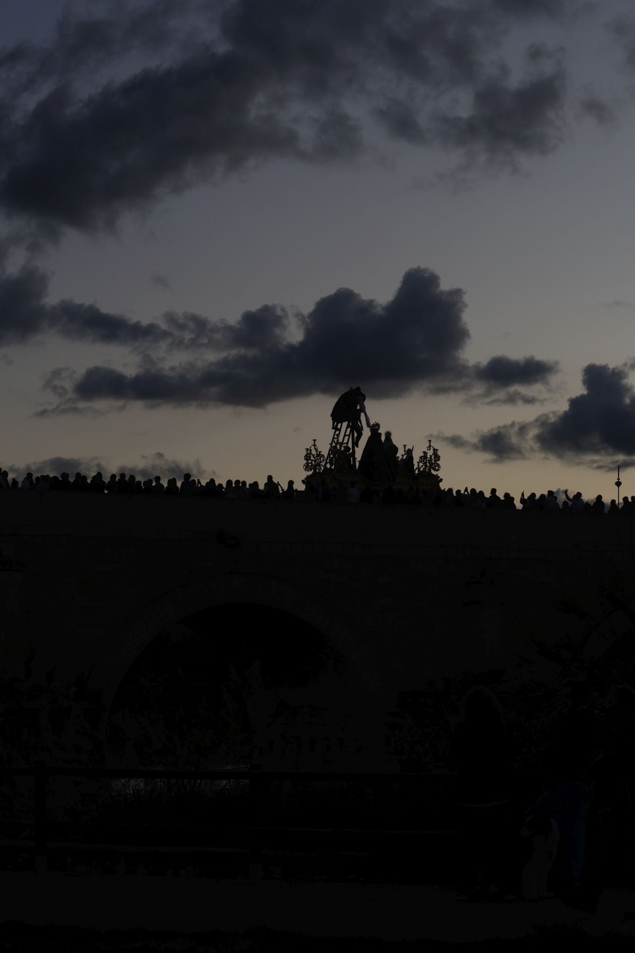 Las imágenes de la procesión del Descendimiento del Viernes Santo de Córdoba