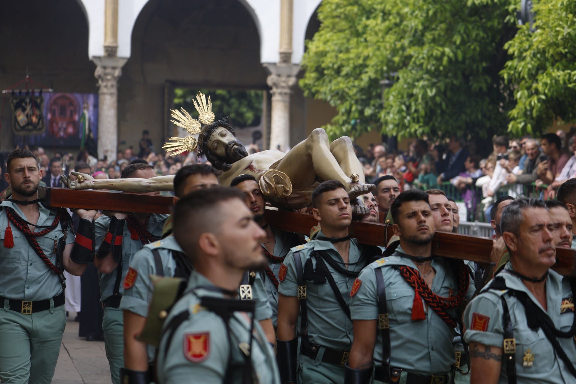 Las imágenes del vía crucis del Señor de la Caridad en Córdoba